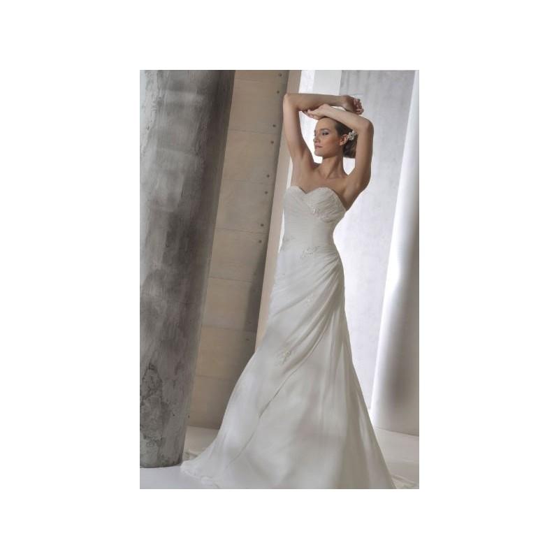 Wedding - Christine Couture, Elia - Superbes robes de mariée pas cher 