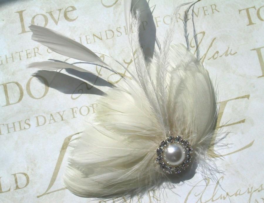 Mariage - Ivory Wedding hair accessory, Accessories, Feather Hair Clip, Wedding Hair Piece, facinators, Peacockpixys - IVORY DREAM