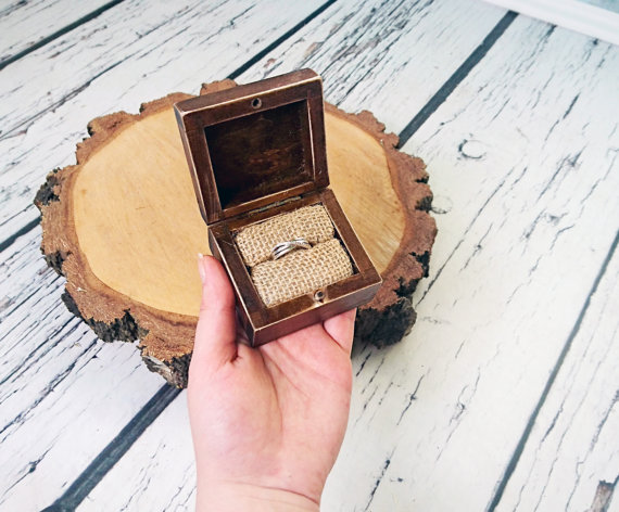 Mariage - Rustic engagement ring box, wedding pillow rustic looking old vintage rustic wedding burlap custom engraved wood burnt writing