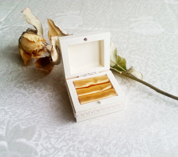 زفاف - Cream ecru and gold wedding rings box with heart box and cotton lace vintage wedding golden fabric gold wedding