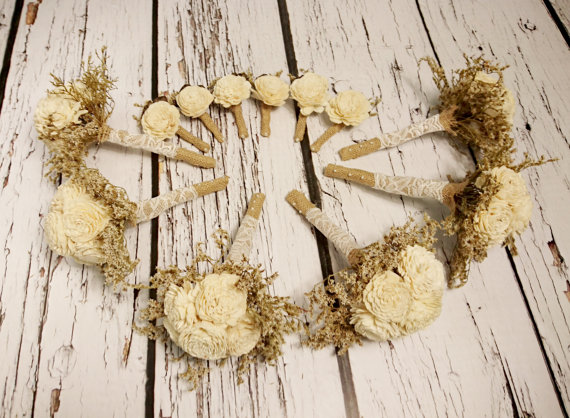 Свадьба - Rustic wedding SET of 6 BOUQUETS and 6 BOUTONNIERES Ivory brown sola Flowers, dried limonium, Burlap Bridesmaid, vintage brown small toss