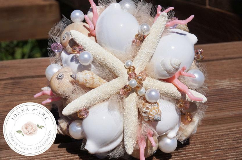 Hochzeit - White sea shells bouquet, Beach wedding bouquet in white and pink tones