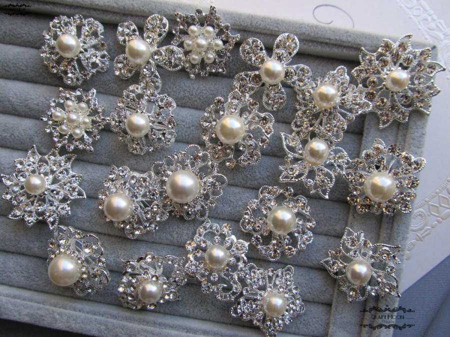 Mariage - 10-100 Pearl Brooch Lot Mixed Rhinestone Silver Pin Wholesale Crystal Wedding Bouquet Brooch Bridal Button Embellishment Hair Shoe DIY Kit