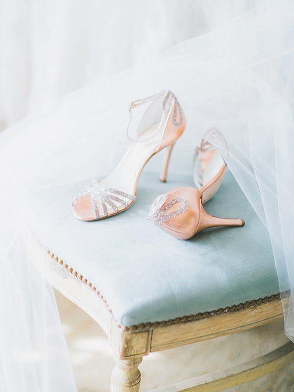 Свадьба - Bridal Style: 21 Chic, Feminine Wedding Shoes