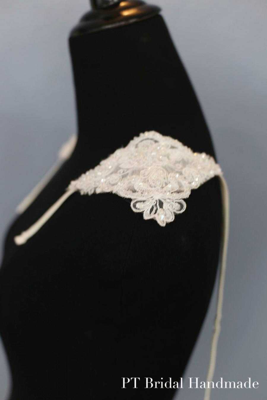 Свадьба - Custom Lace Wedding Dress Sleeves, Detachable Lace Bridal Straps, Custom Bridal Lace Sleeves, Removable wedding dress straps