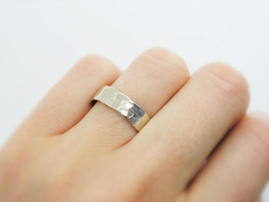 زفاف - Men wedding band. 14k white gold wedding band. hammered wedding band. Gold wedding ring. Unisex wedding ring. Hammered ring (gr-9303-297).
