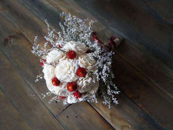 Mariage - Wedding bouquet Red flowers Romantic Wedding Bouquet Bridesmaids Bouquet Keepsake Wedding Alternative Bouquet dried flower red ribbon