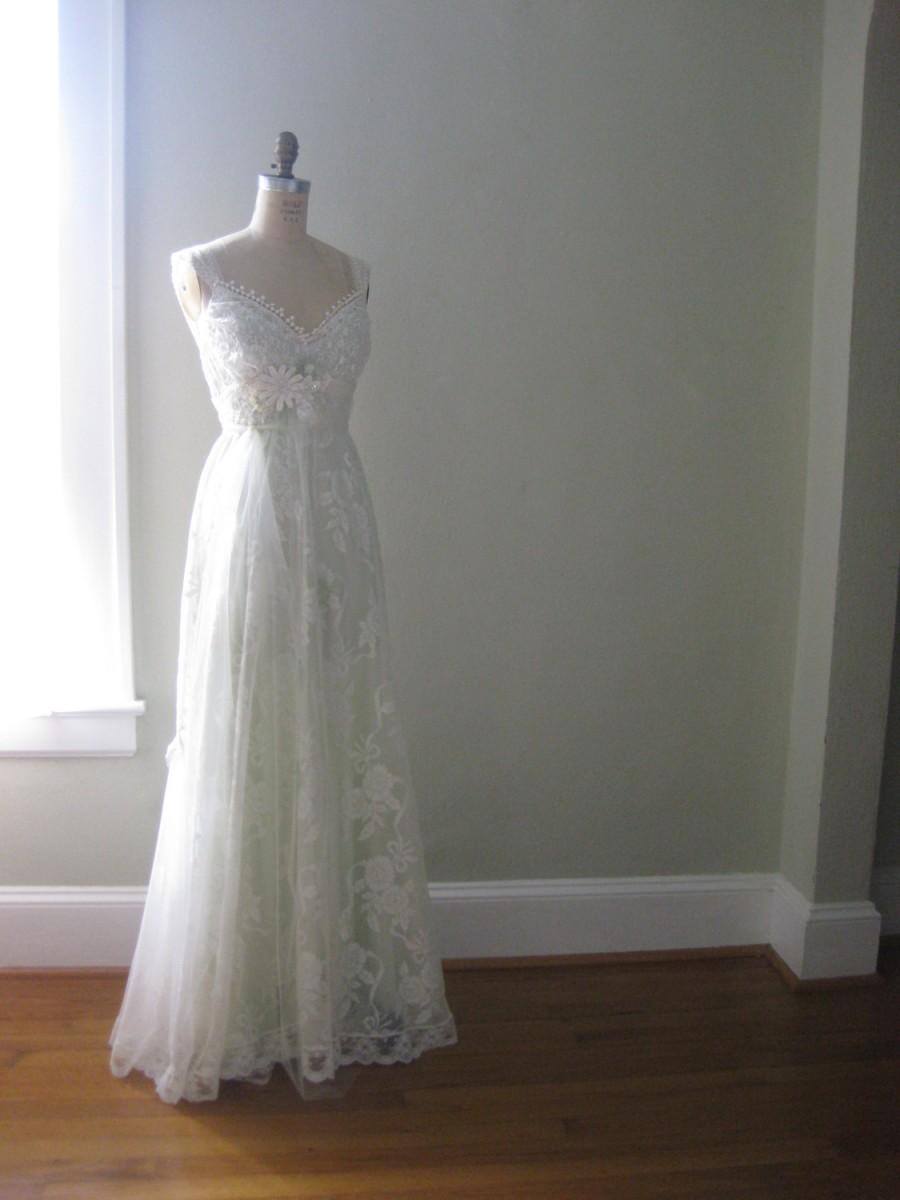 زفاف - Simply happy Hippie Wedding Dress, Boho wedding dress, Beach wedding dress, green wedding dress, fairy wedding dress, Lace Dress