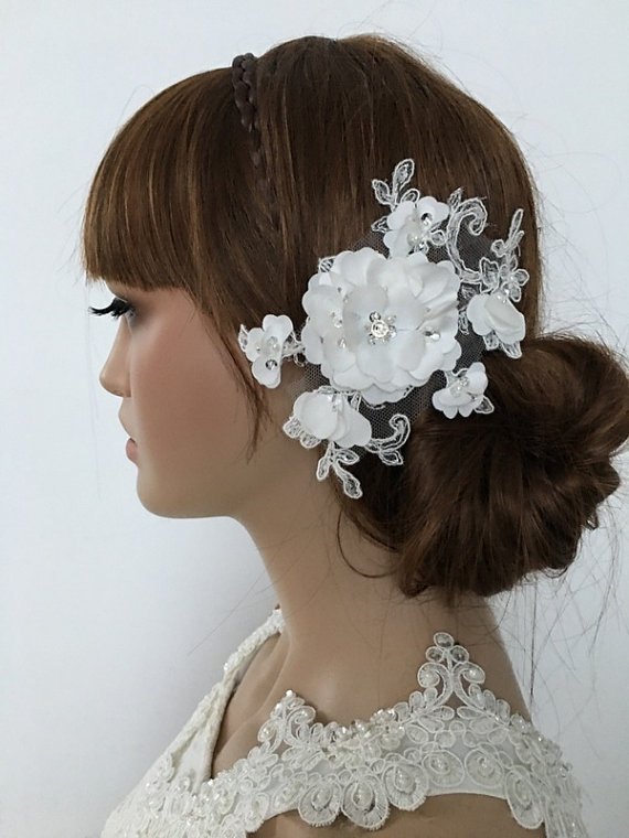 زفاف - Bridal Lace Hair Comb, ivory 3D Floral Wedding Headpiece, Bridal Fascinator, lace Comb, Lace hair, Wedding Hair, Bridal Hair, Accessories