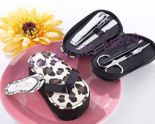 Свадьба - Beter Gifts® "Cheetah Chic" Flip-Flop Pedicure Kit BETER-ZH020