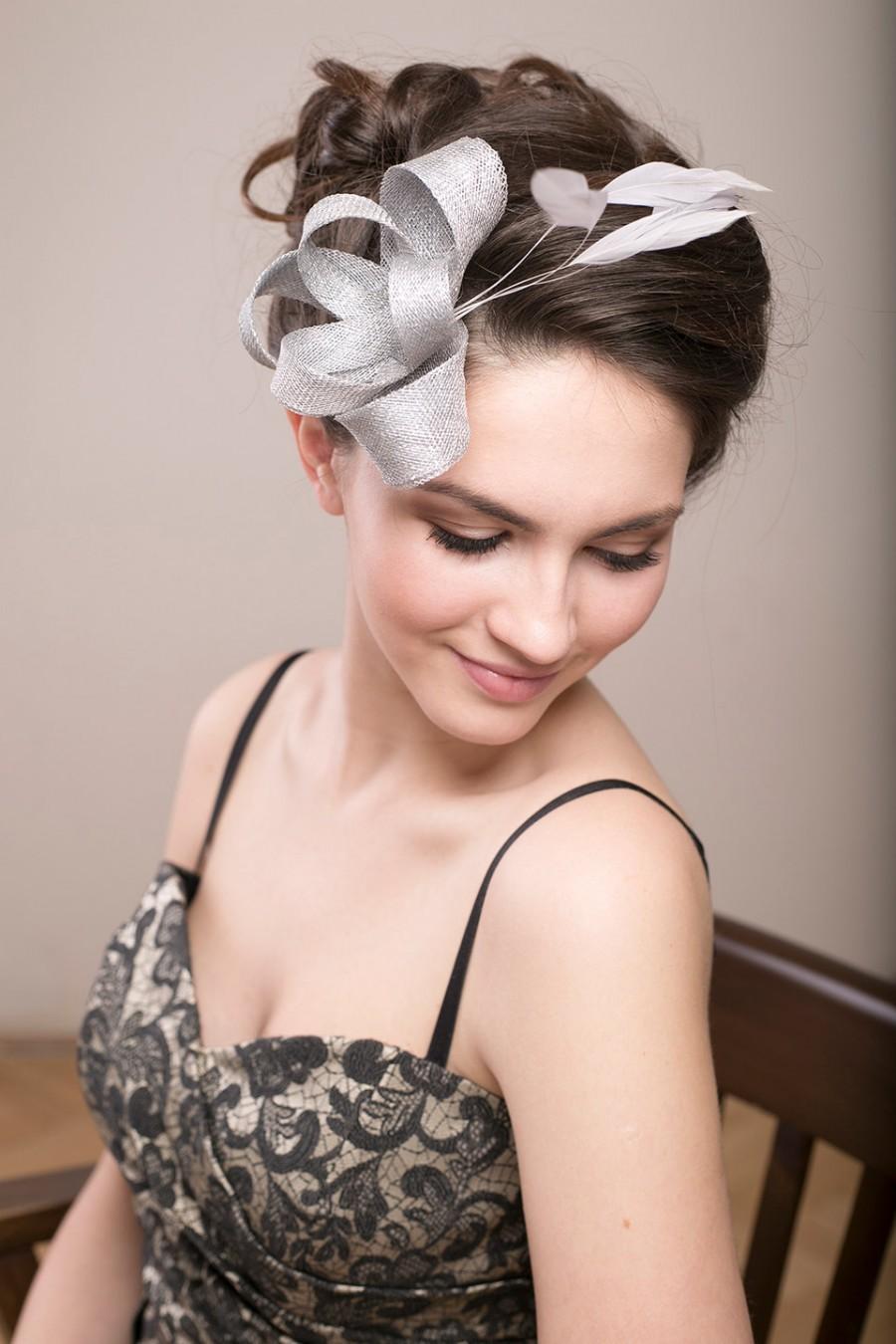 Mariage - Silver statement headpiece with feathers, wedding millinery fascinator
