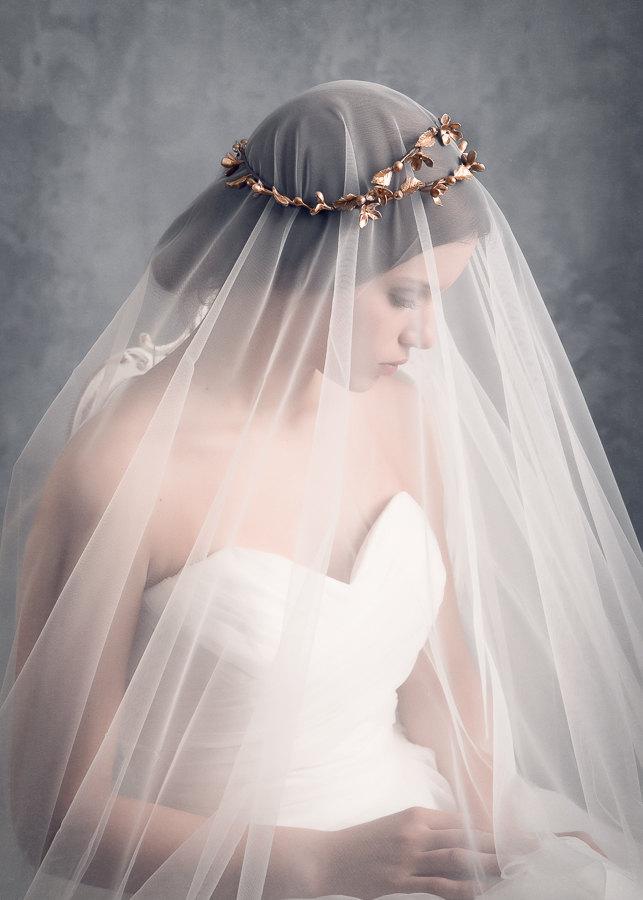 Wedding - Blossoms crown. Gold bridal crown. Floral crown. Bridal headpiece. Gold headpiece. Bridal crown. MOD509 bridal Crown