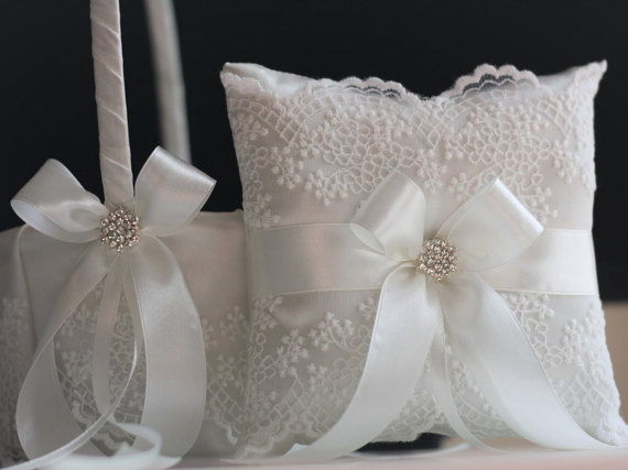 Hochzeit - Lace Ring Bearer Pillow Basket Set  Lace Flower Girl Basket  Off-White Bearer & Lace Wedding Basket  Lace Ring Holder  Ivory Lace Bearer
