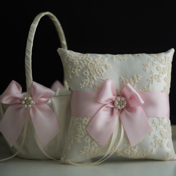 Mariage - Pink Flower Girl Basket   Blush Ring Bearer Pillow  Pink Wedding Basket   Blush pink Wedding Ring Pillow  Blush wedding Pillow basket set
