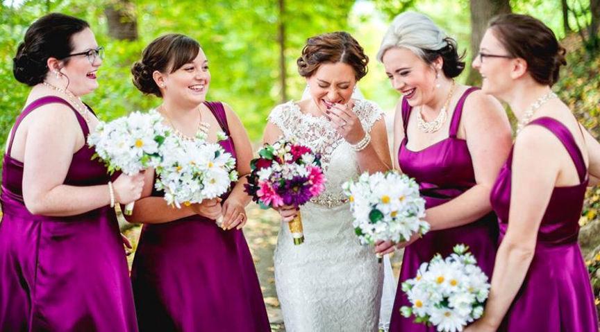 زفاف - Shades of purple Creme and sangria wedding bouquet and boutonniere