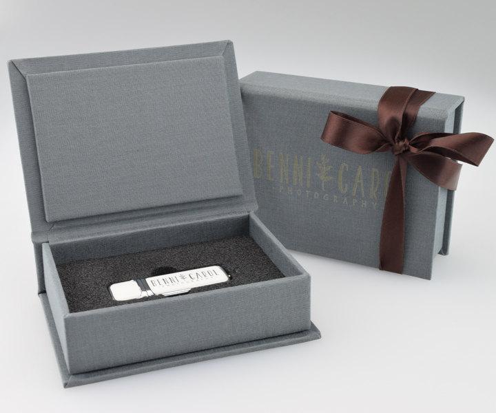 زفاف - 1 Hermes USB & Small Elegant Gift Box - Branded with Your Personalised Logo