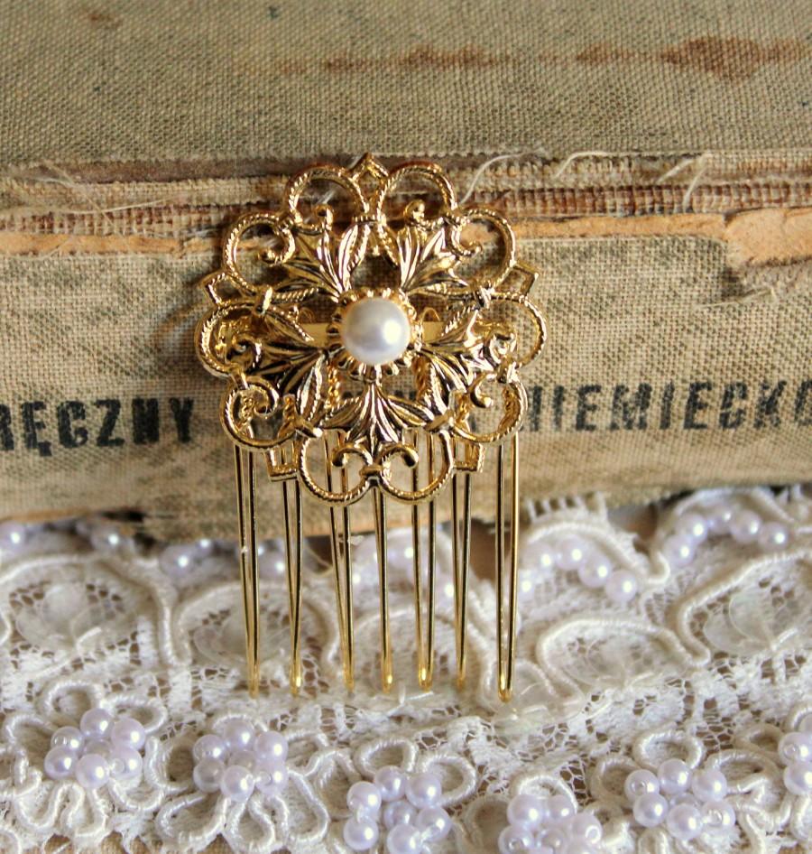 زفاف - Petite Bridal hair comb  Victorian shabby chic vintage style with Swarovski elegant pearls .