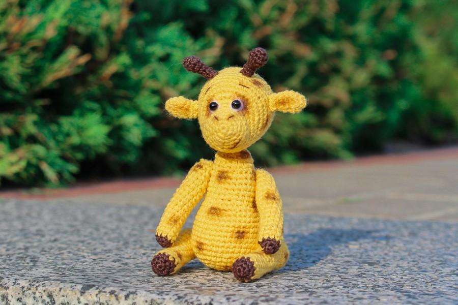 زفاف - Knitted giraffe. Knitted animal. Soft toy. Amigurumi. Miniature toy. Cute toy. Christmas gift. Tiny mascot. Crochet animals