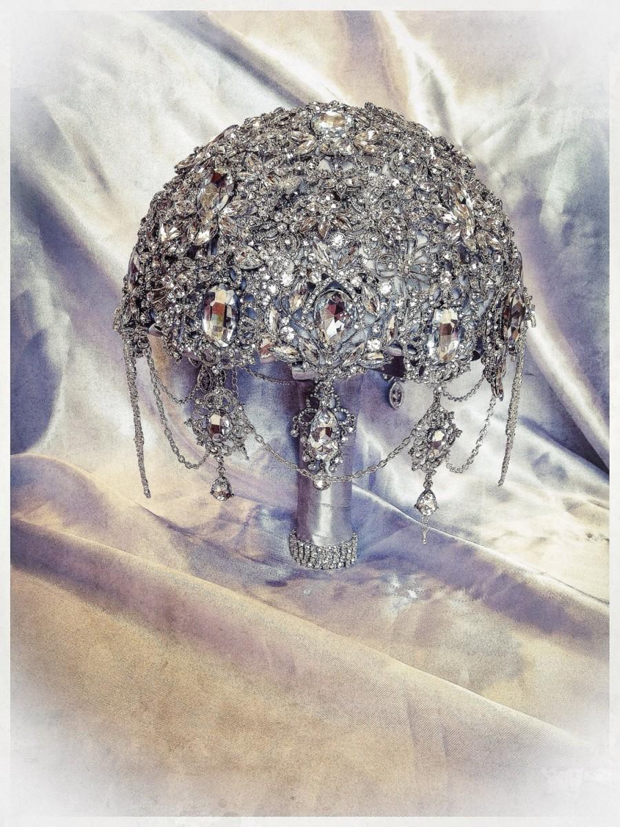 زفاف - Keepsake Brooch Bouquet. Deposit on Great Gatsby Diamond Jeweled Crystal Bling Broach Bouquet with dangling jewelry. Quinceanera bouquet