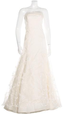 زفاف - Vera Wang Embellished Silk Wedding Gown