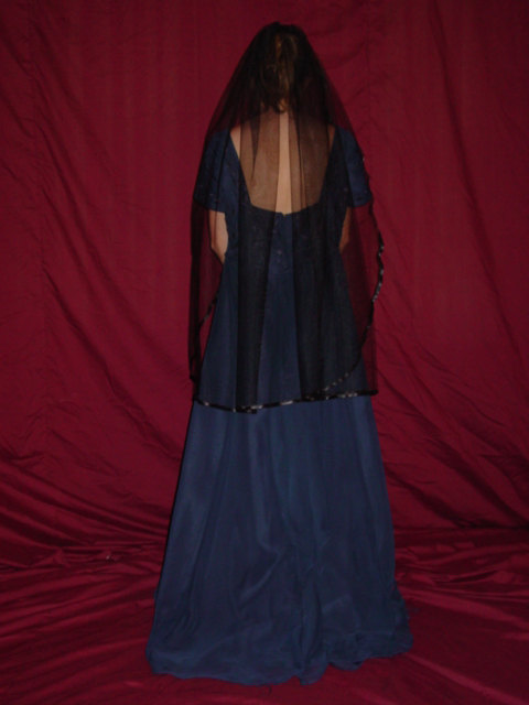 زفاف - Wedding Veil  Black gothic goth 1 tr fingertip length  bridal FREE pair of earrings  for your gown or dress or tiara funeral mourning