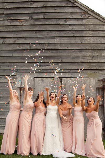 Hochzeit - 50 Must-Have Photos With Your Bridesmaids