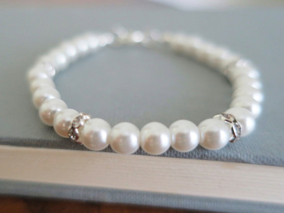 Mariage - Bridal Pearl Bracelet, Pearl Crystal Bracelet, Wedding Bracelet, Swarovski Pearl, Classic, White Pearl Bracelet, Rhinestone, Bridesmaid Gift