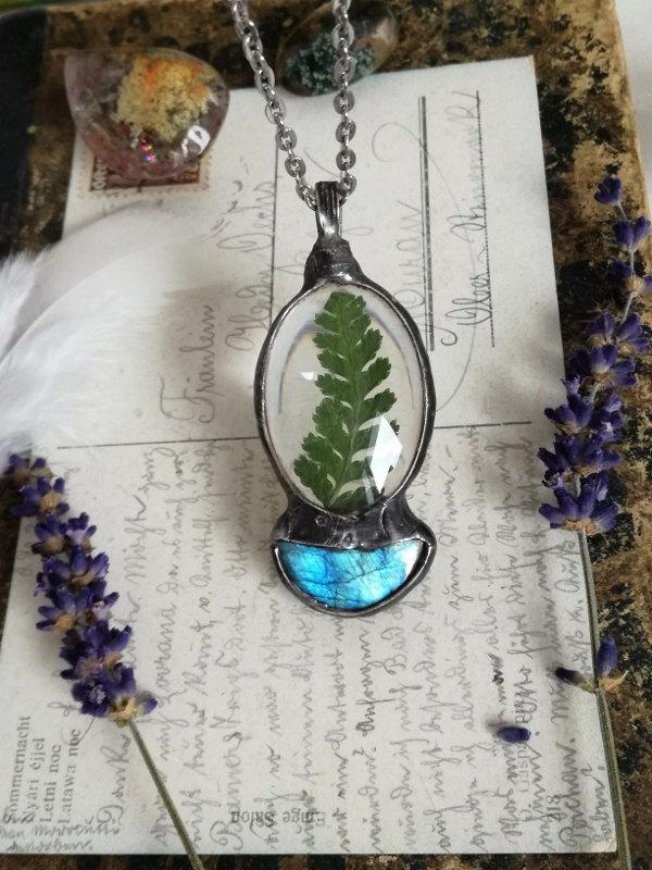 زفاف - Moon Labradorite, Fern necklace, Blue Labradorite Rustic necklace,Terrarium necklace, boho woodland, forest pendant,bohemian,one of a kind