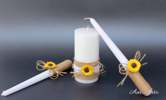 Hochzeit - Sunflower Wedding Unity Candles, Rustic Wedding Unity Candle Set with Sunflowers, Unity Candles for Wedding with burlap and lace