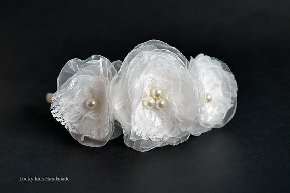 Hochzeit - Organza flowers headpiece - Organza ivory white flowers diadem - Bride Head Piece - Flower Girl Hair Accessory - wedding photo props - lace