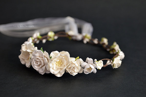Hochzeit - Cream White woodland flower crown - Wedding Flower Crown - Bridal floral crown - White flower crown - Ivory white floral crown - Boho crown