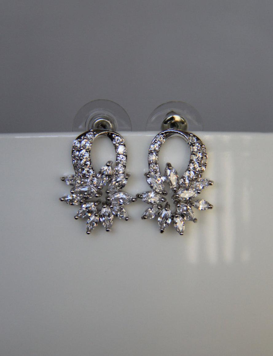 Mariage - FREE SHIPPING - Bridal earrings, cz earrings, wedding earrings, bridesmaid earrings, bridal jewelry, wedding jewelry, cz jewelry, dangley