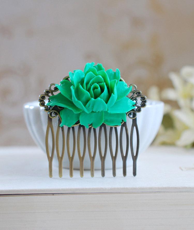 Hochzeit - Large Emerald Green Rose Flower Hair Comb. Green Wedding Hair Accessory, Bridal Flower Comb, Bridal Headpiece, Bridesmaid Comb