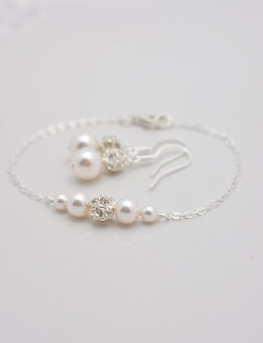 Wedding - Set of 7 Pearl Bracelets and Earrings, 7 Pearl Sets, 7 Bridesmaid Pearl Bracelets and Pearl Earrings, Bridesmaid Bracelet Earring Set 0357