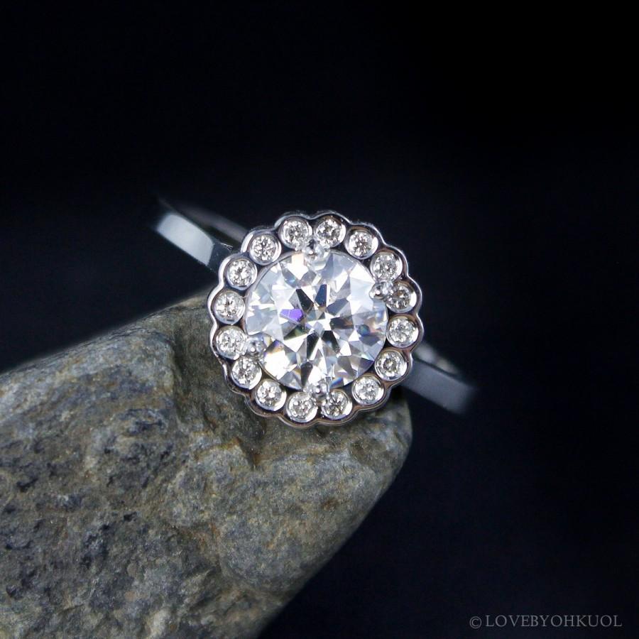 Mariage - Amora Gem Flower Halo Diamond Engagement Ring – Art Deco Ring