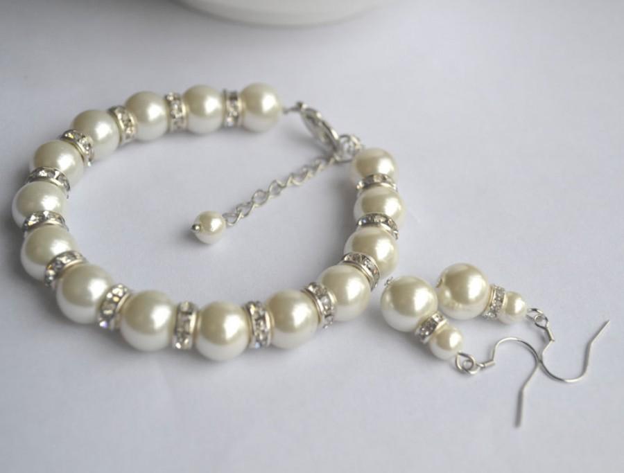 Mariage - Pearl Bracelet Earrings Set,Ivory Pearl Set, 10mm White Pearl Set,Bridesmaid Jewelry,Bracelet And Dangle Earrings set,free shipping to USA