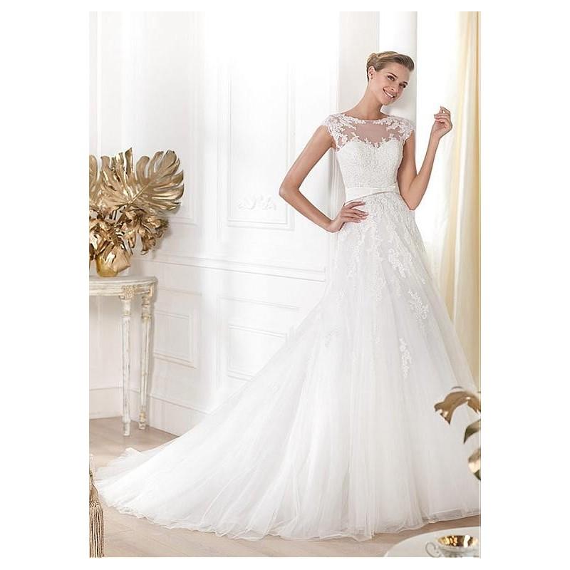 Свадьба - Exquisite Tulle a-line Bateau Neckline Natural Waistline Wedding Dress - overpinks.com