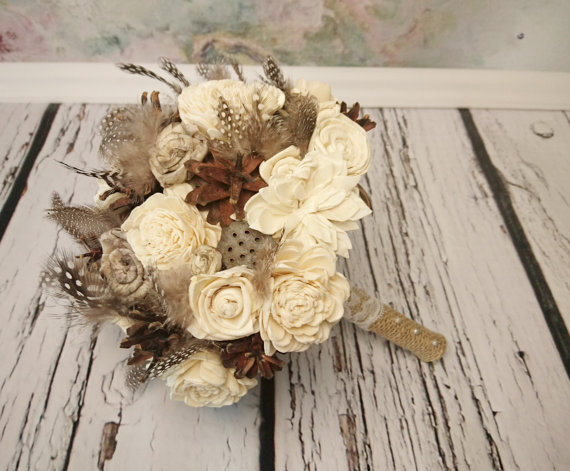 Mariage - READY to SHIP Winter wedding rustic woodland bridal bridesmaid BOUQUET Cream sola Flower pine cones natural guinea hen feathers lotos