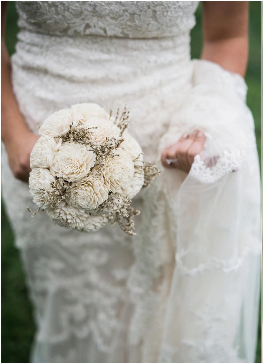 Hochzeit - Medium cream rustic wedding BOUQUET, Ivory Flowers, dried limonium, Burlap Handle, Flower girl, Bridesmaids, bridal vintage custom