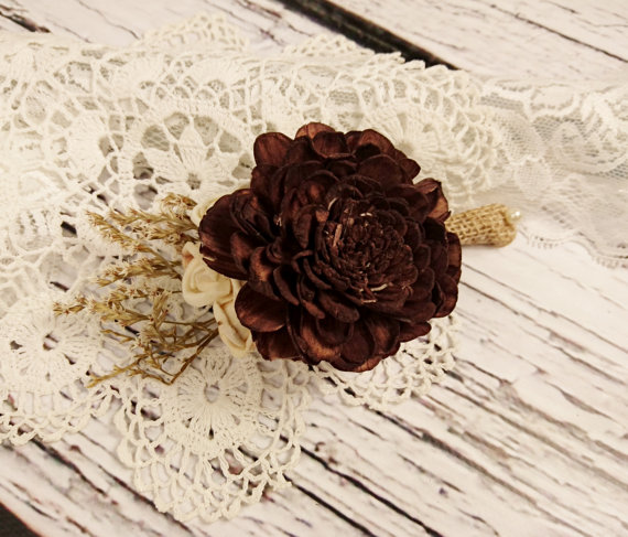 Hochzeit - Cream brown rustic wedding Rustic BOUTONNIERE / CORSAGE groom groomsman, Sola Flower, dried limonium Wedding Flowers custom