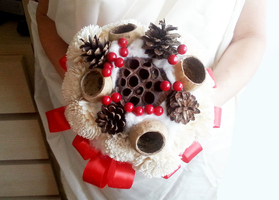 Mariage - READY to SHIP Cream rustic wedding BOUQUET Flowers pine cones bell cup cotton red berriees winter wedding sola roses winter wonderland