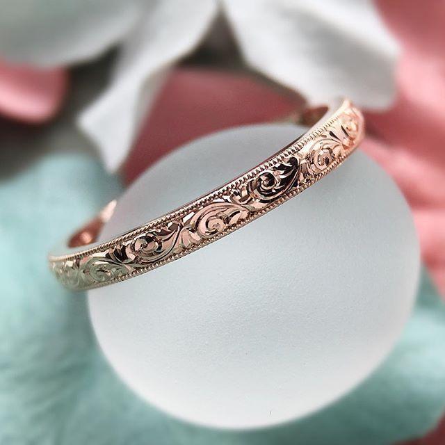 Mariage - CvB Custom Diamond Jewelry On Instagram: “So Incredibly Gorgeous!   Be Offering A   Hand Carved Bands To Complement Our Setting Lines, & This 18K Rose Gold…”