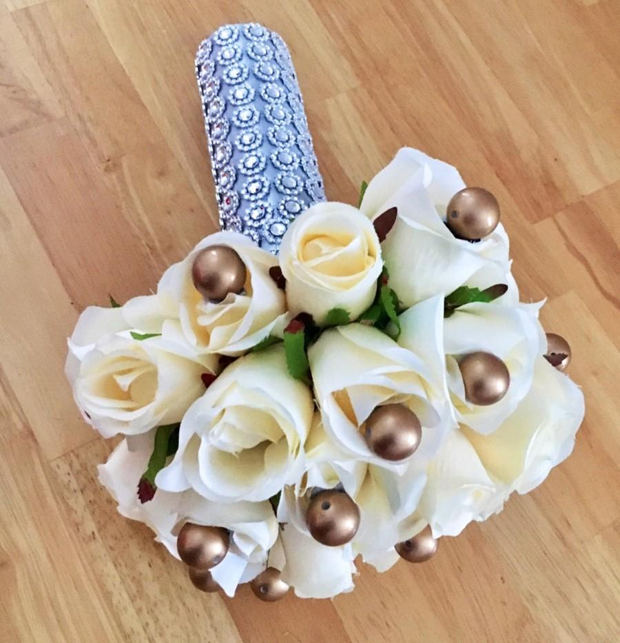 Свадьба - Ivory Silk Flower Bridal Bouquet - Gold Pearls - Crystal Diamente Gem Wedding Bouquet