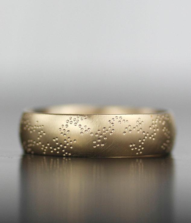 زفاف - galaxy gold his or hers comfort fit wedding band - gold palladium or platinum hand textured wedding ring for - recycled eco friendly