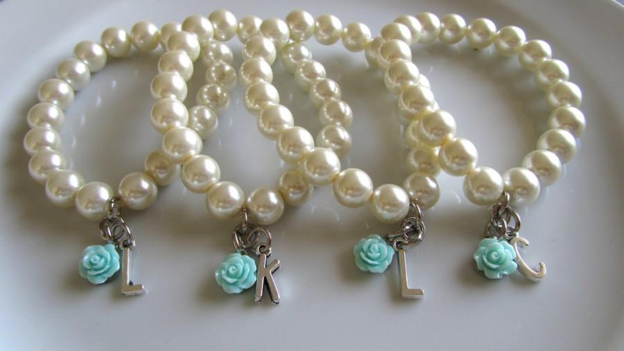 Hochzeit - Pearl bracelet with sea foam rose and letter, initial bridal bracelet, bridesmaids bracelet,personilazed jewelry