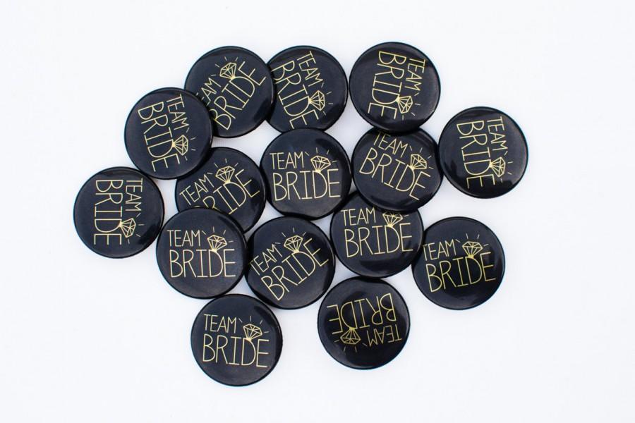 Hochzeit - 5 x Black and Gold Hen Party Badges -  Team Bride / Hen Night / Hen Do / Bridal Shower / Bachelorette Badges