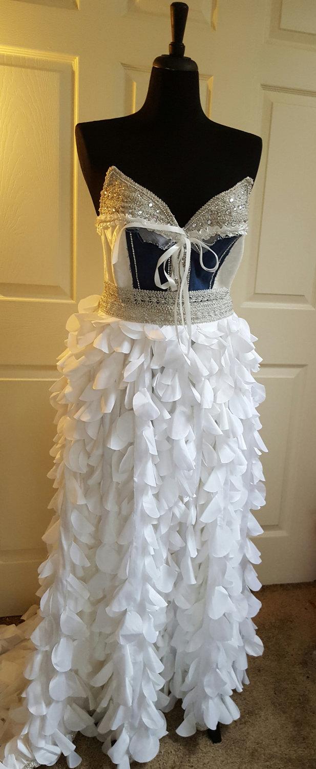 Wedding - Sample Gown/Bejeweled Denim & Diamonds Silver White Corset 3D Petal Taffeta Natural Waist Bridal Wedding Ball Gown Party Costume Prom