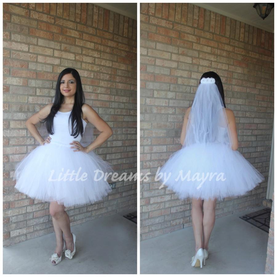 Mariage - Bride bachelorette tutu skirt and veil, bridal tutu set, fun bachelorette party decorations, Bachelorette party outfit