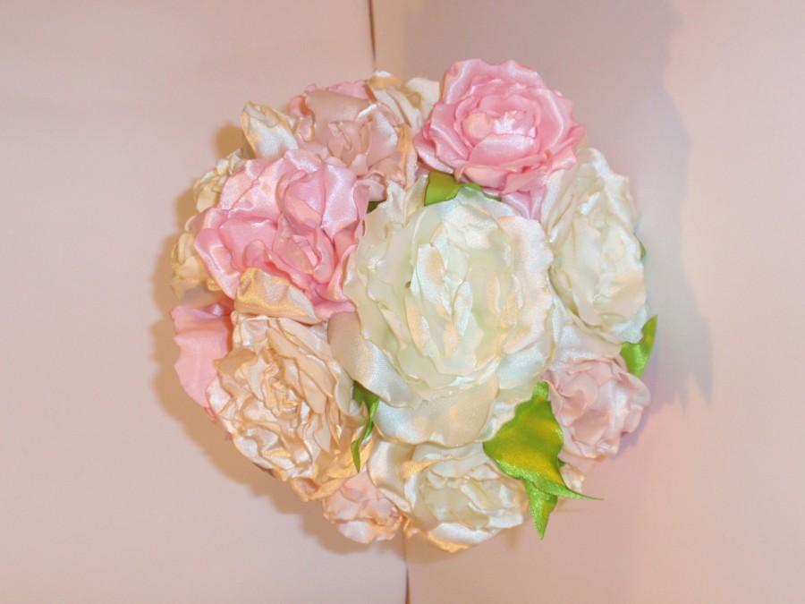 Hochzeit - Silk,Satin Bridal Bouquet Rose Flowers Roses Shabby Chic Wedding
