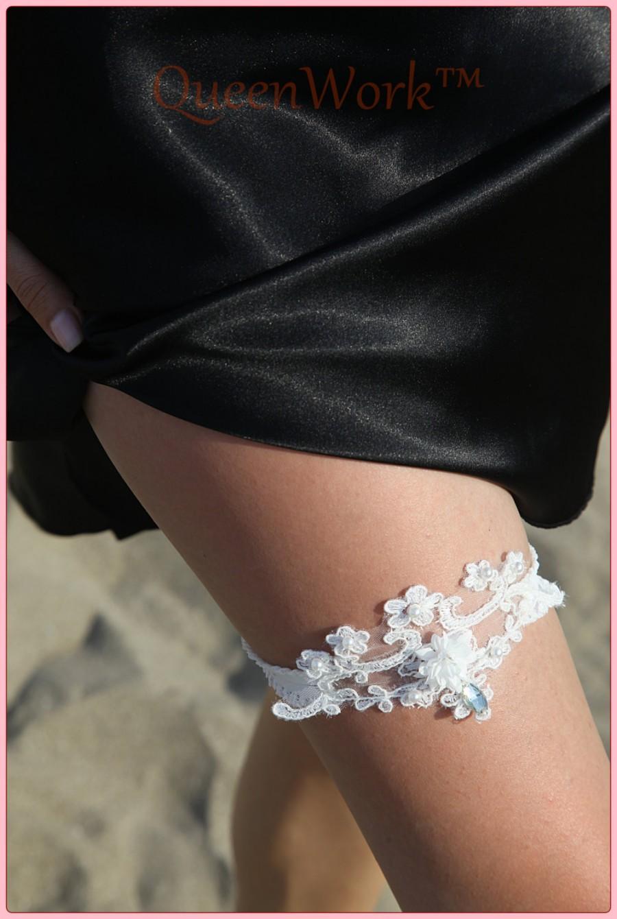 Свадьба - Handmade Wedding Garter, Bridal Garters, Wedding garter set, lace garter, vintage garter, bridal lace accessory, unique garter
